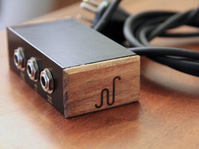 AnalogTouch custom Line out box for Eminent 310U